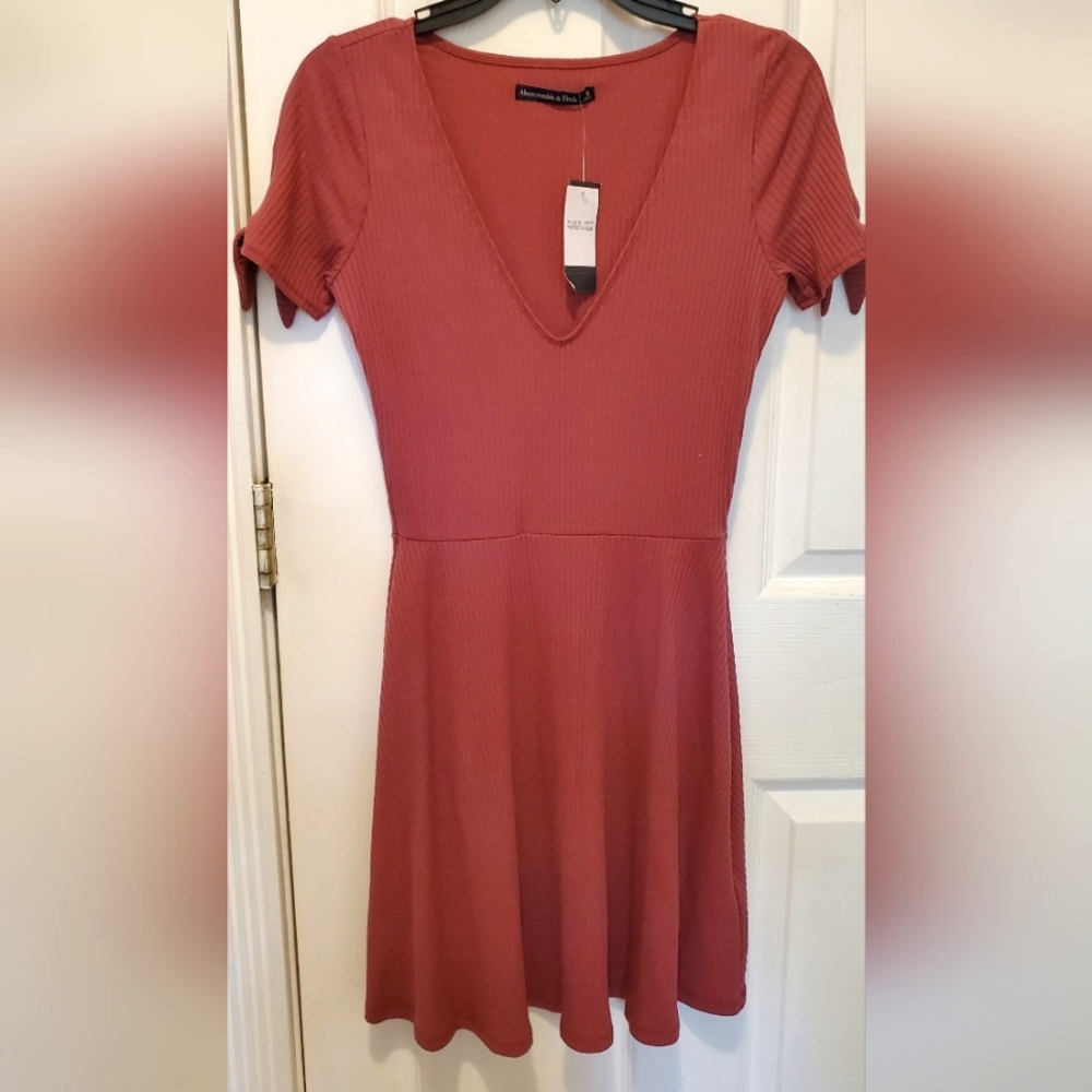 Abercrombie and Fitch Pink Ribbed Casual Dress